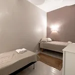 Apartamento Bright Spacious 5 Bedroom In The Center Helsínquia