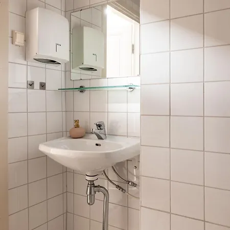 Spacious 5br With Location In Kamppi