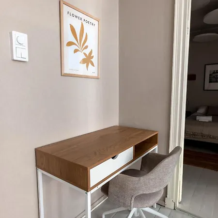 Spacious 5br With Location In Kamppi Διαμέρισμα *