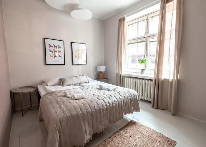 Bright Spacious 5 Bedroom In The Center Lägenhet