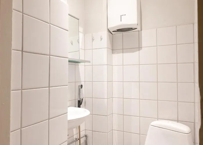 Lägenhet Bright Spacious 5 Bedroom In The Center *