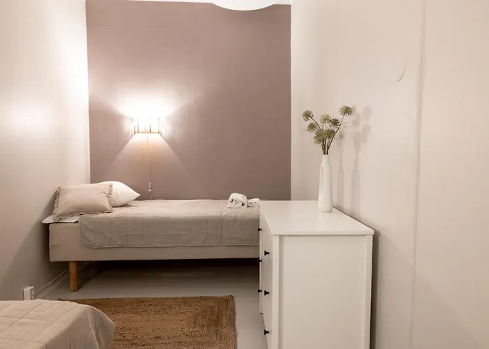 Bright Spacious 5 Bedroom In The Center Lägenhet *