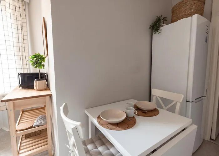 Bright Spacious 5 Bedroom In The Center Lägenhet Helsingfors