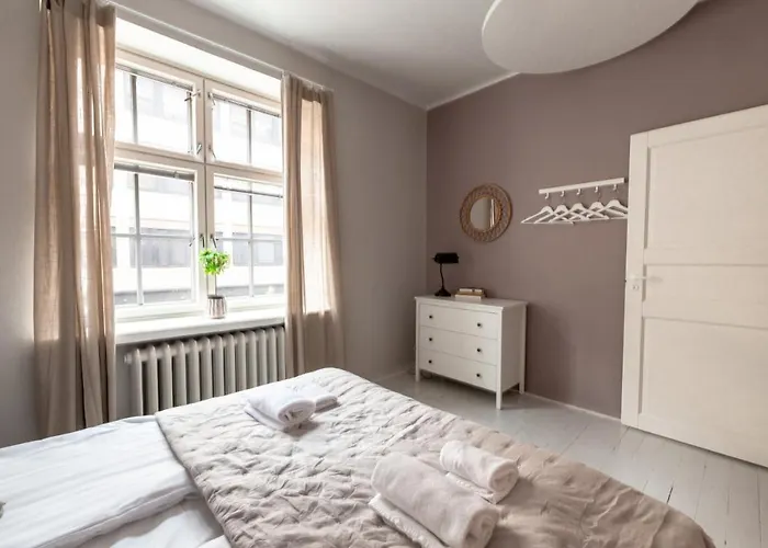 Bright Spacious 5 Bedroom In The Center Lägenhet *