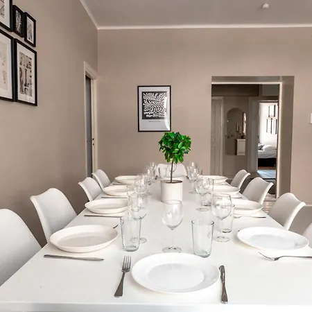 Spacious 5br With Location In Kamppi 아파트