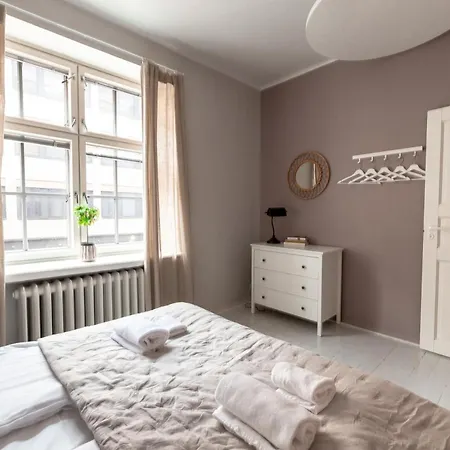 Spacious 5br With Location In Kamppi 아파트 *
