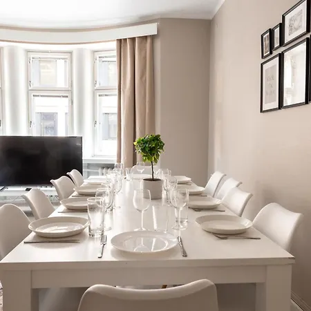 아파트 Spacious 5br With Location In Kamppi